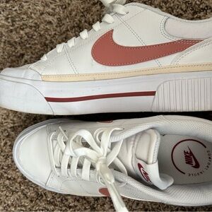 Women’s Nike Court Legacy Lift